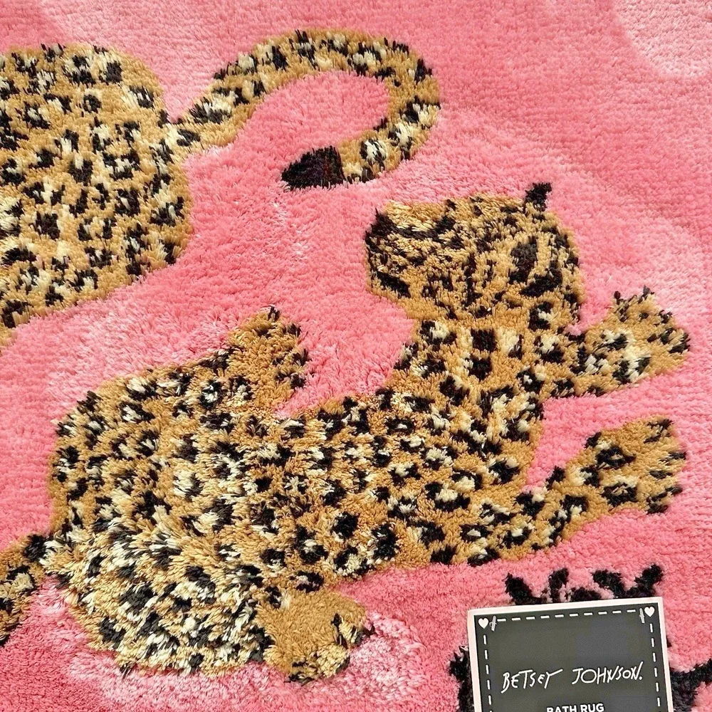 Betsey Johnson Pink Leopard Bath Rug Cheetah Coquette Glam 20x32